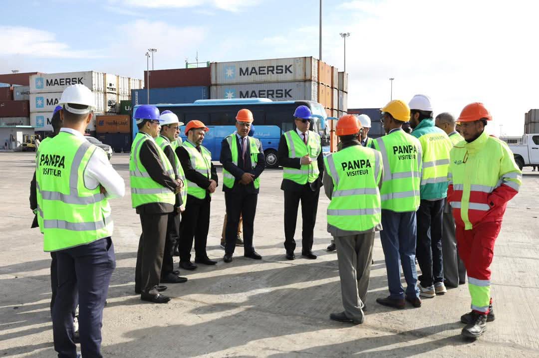 بعثة رقابية ليبية تتفقد ميناء الصداقة وتطّلع على آليات تسييره